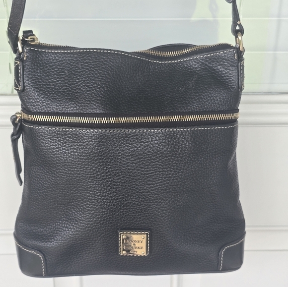 Dooney & Bourke Black Pebble Grain Crossbody Shoulder Bag Black Pockets - Picture 4 of 16